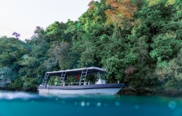 Black-Pearl-Explorer-Chandelier-Cave_Skiff-01877