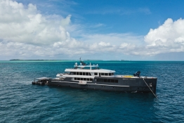 Black-Pearl-Explorer-Exterior-0331
