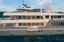 Black-Pearl-Explorer-Exterior-0399