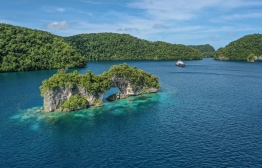 Black-Pearl-Explorer-The-Arch-0417