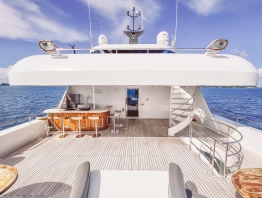 Black-Pearl-Explorer-Upper-deck-2202