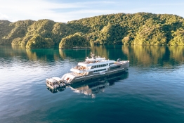 Black-Pearl-Explorer_Exterior-Landscape-0219