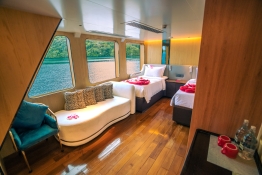 Black-Pearl-Explorer_Master-Seaview-Stateroom-nbr-14-01014