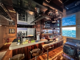 Black-Pearl-Explorer_Restaurant-2180