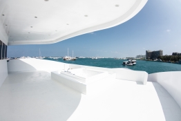 EmperorExplorer_hot-tub