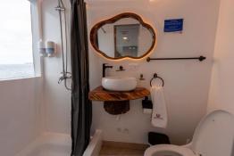 Humboldt Explorer_Bathroom-Main-deck1 Humboldt Explorer_Bathroom-Main-deck1