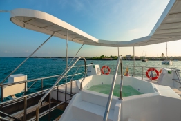 Humboldt Explorer_Sundeck whirlpool