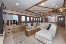 Tiburon-Explorer-indoor-lounge3