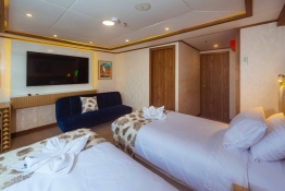 Tiburon-Explorer-lower-deck-cabin8