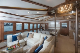 Tiburon-Explorer-indoor-lounge1