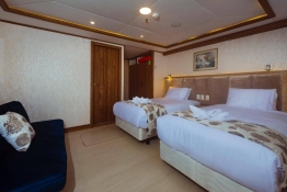 Tiburon-Explorer-lower-deck-cabin4