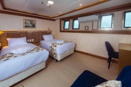 Tiburon-Explorer-lower-deck-cabin2