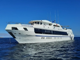 Tiburon Explorer at sea 2