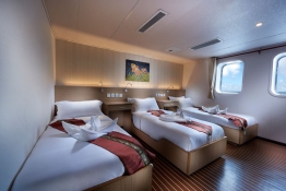 WhiteMantaExplorerCabin10