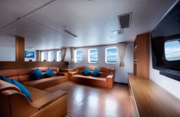 WhiteMantaExplorerSaloon1