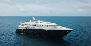 darwin island galapagos diving