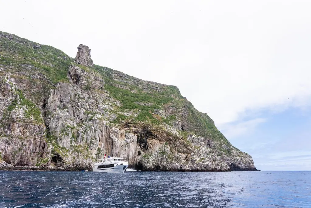 Tiburon Explorer Review: What They're Saying | Explorer Ventures Fleet® Galapagos-Tiburon Explorer-Darwin Island