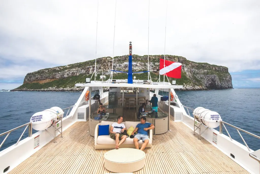 Why Choose Us | Explorer Ventures Fleet® Tiburon Explorer Top Deck | Explorer Ventures