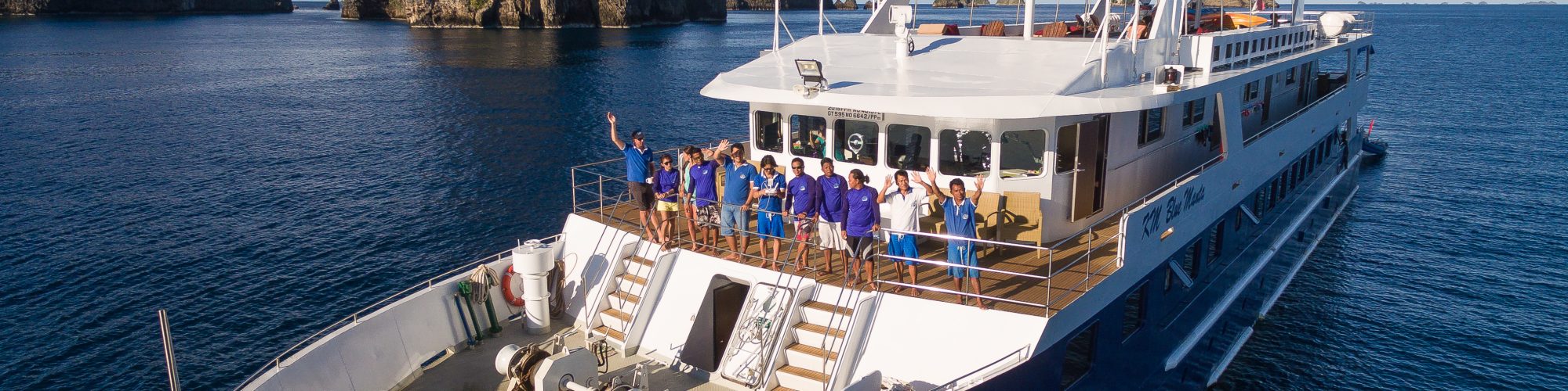 Blue Manta Explorer yacht for diving in indonesia
