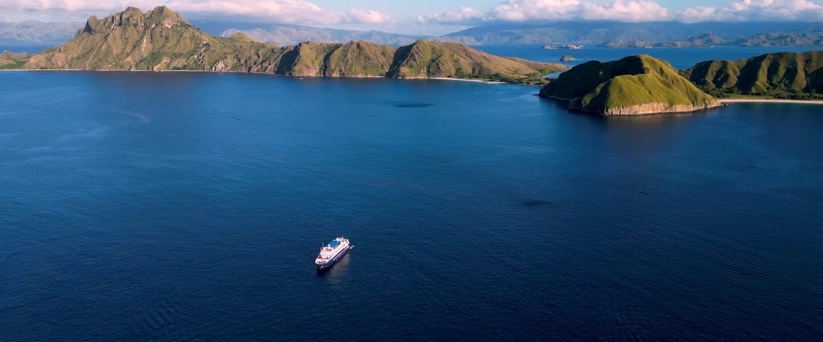 Dive Liveaboard Savings - Blue Manta Liveaboard